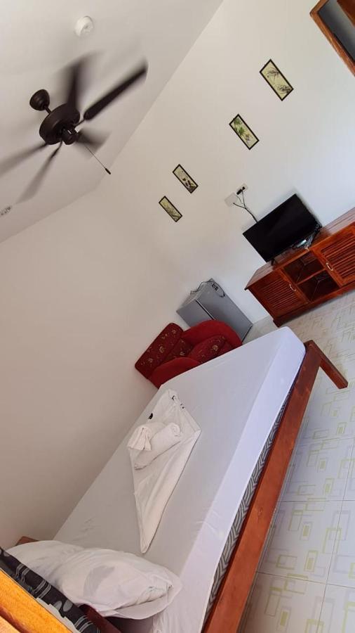 Babas Guesthouse Moalboal Buitenkant foto