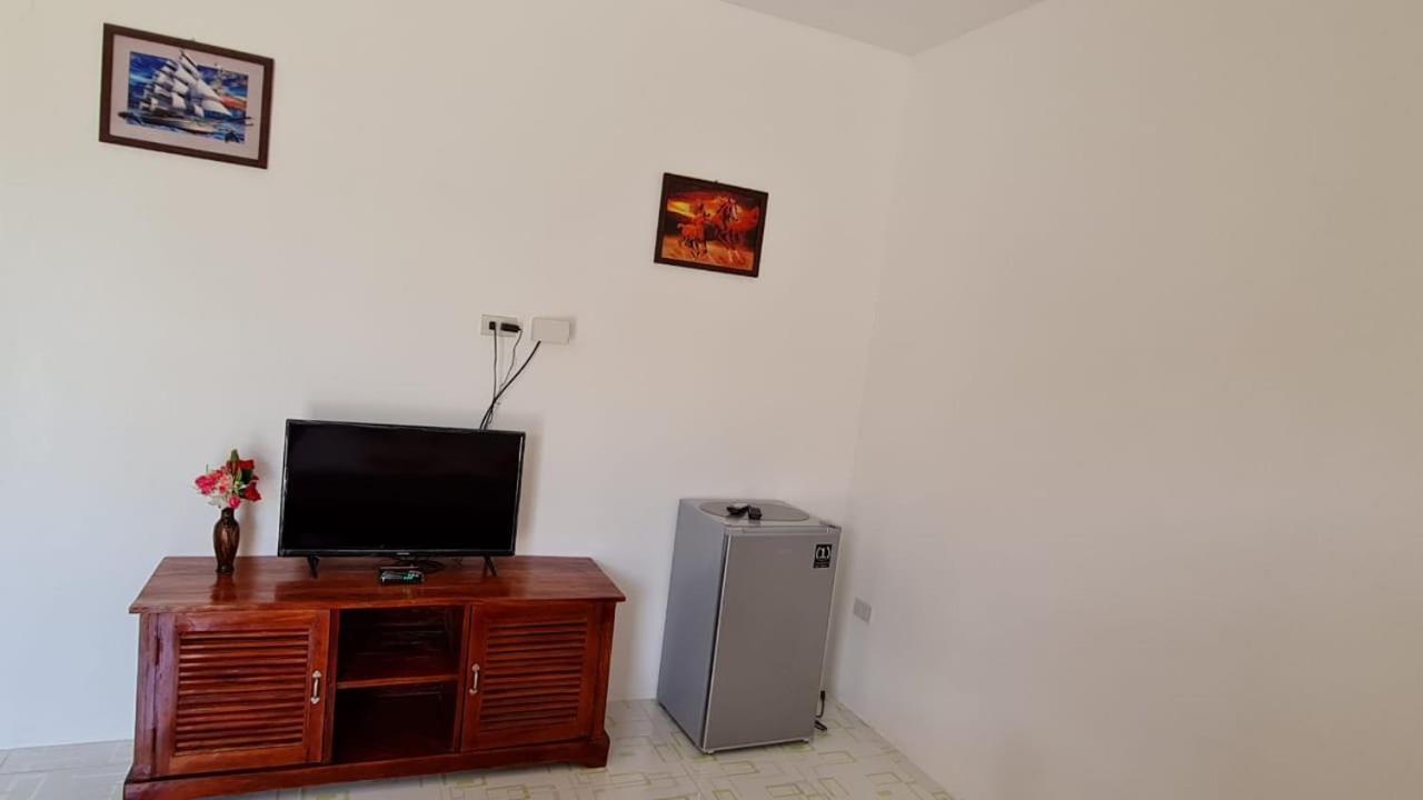 Babas Guesthouse Moalboal Buitenkant foto