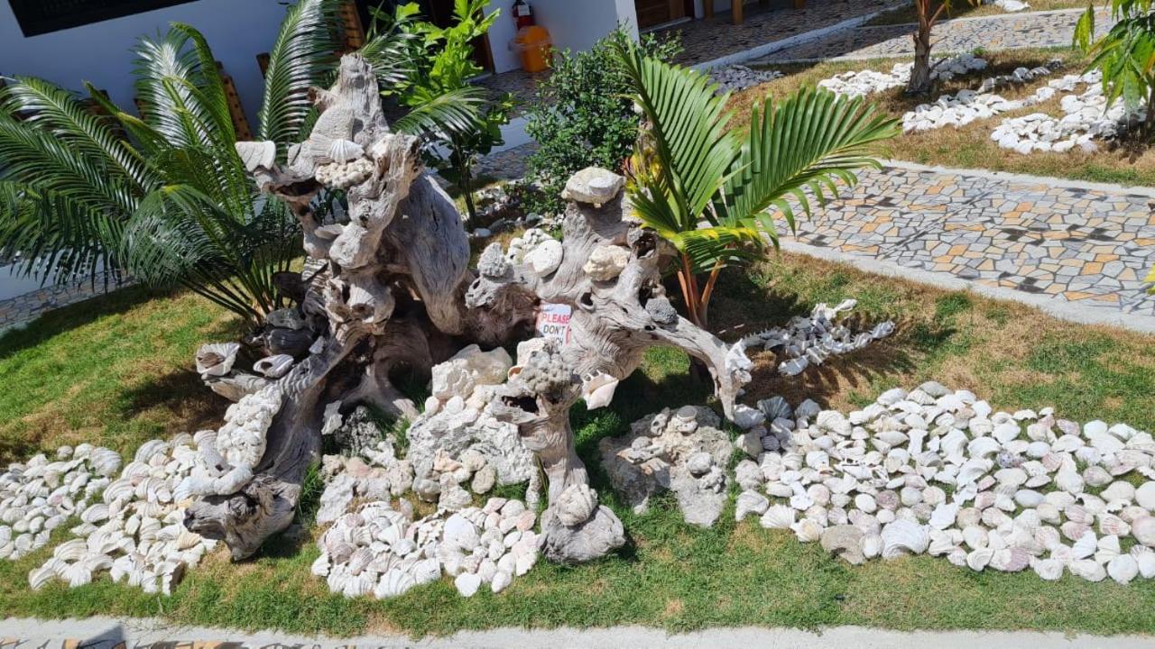 Babas Guesthouse Moalboal Buitenkant foto
