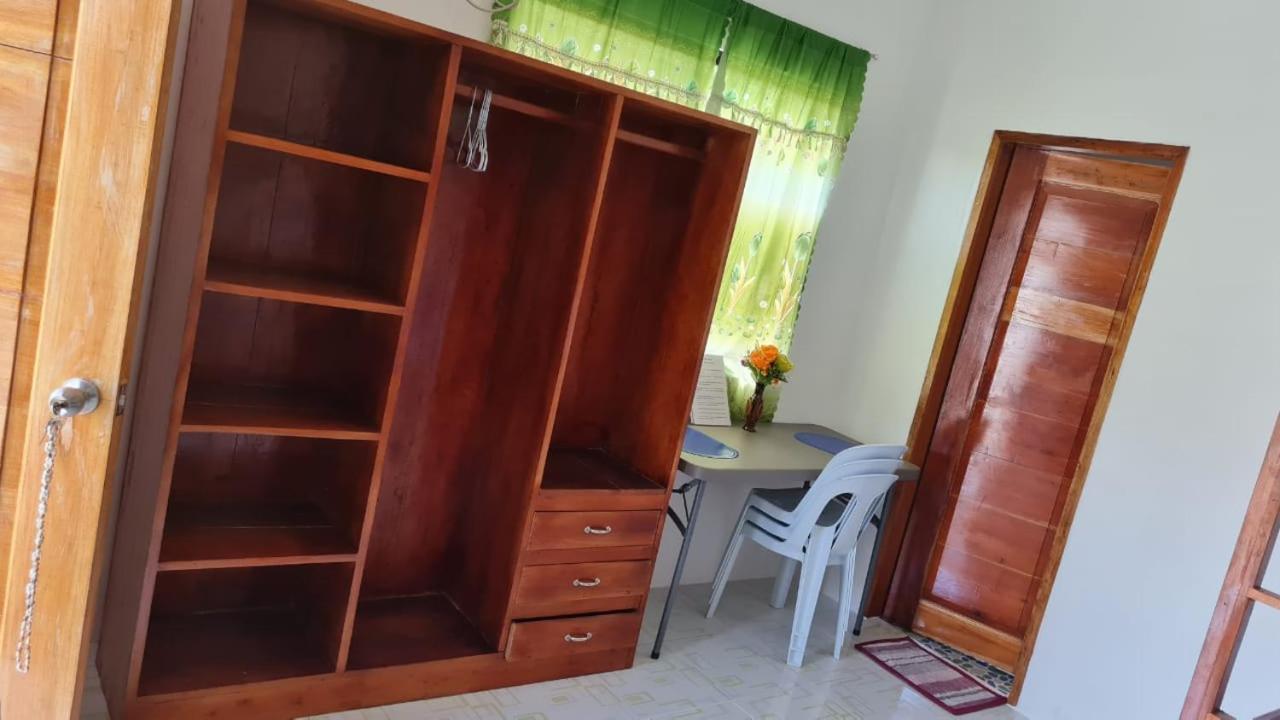 Babas Guesthouse Moalboal Buitenkant foto